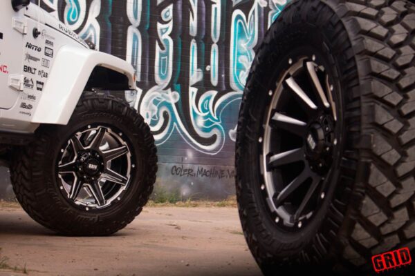 Grid-Offroad-gd6-gloss-black-milled-jeep-jk-wrangler-readylift-white-with-GD5-matte-black-milled-2